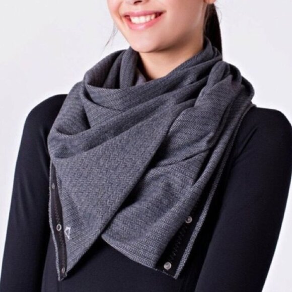 Ivivva Lululemon Gray Herringbone Infinity Snap Button Scarf - Picture 1 of 4